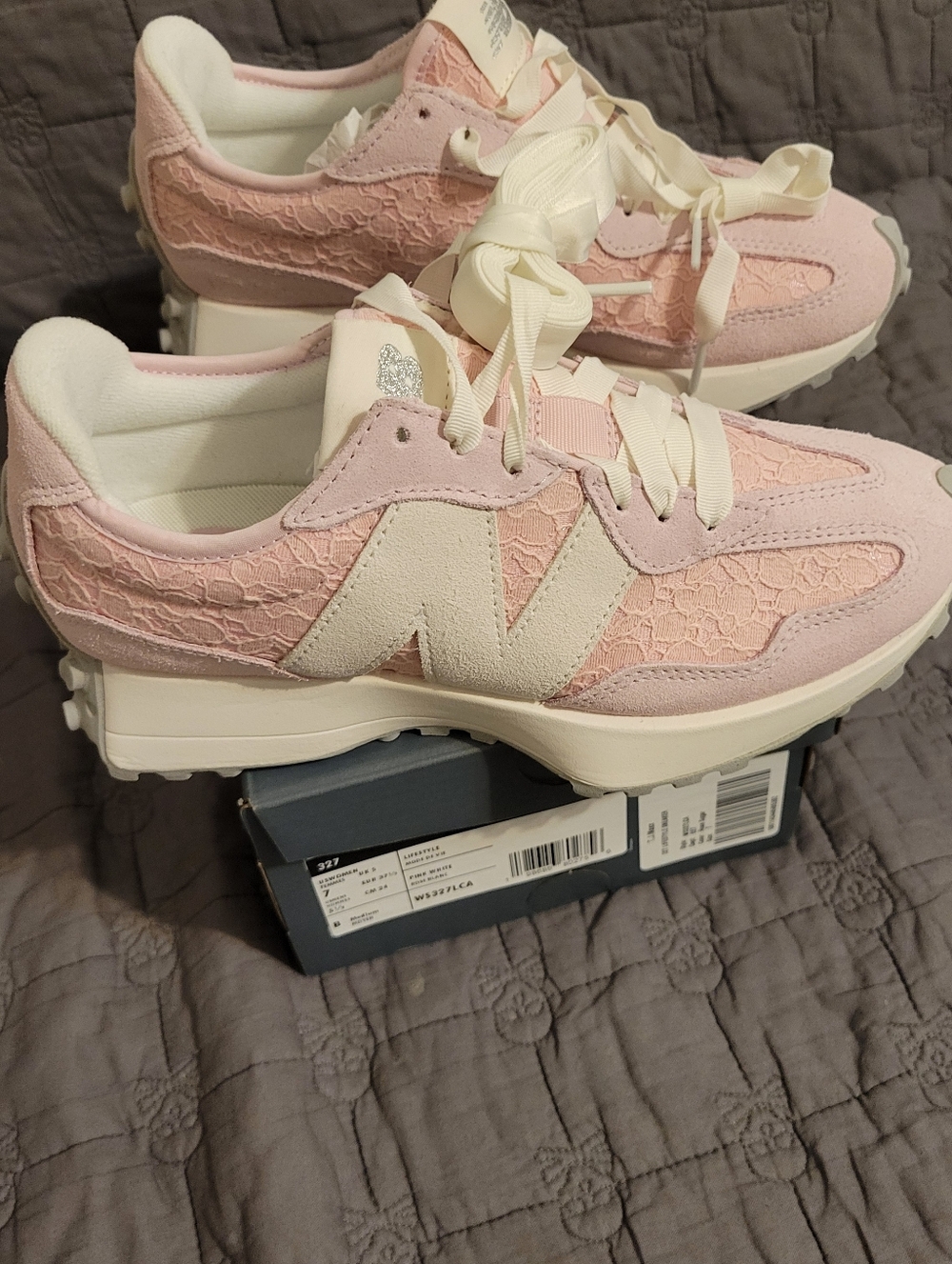 New Balance 327 Women's Pink Lace Accent with 'N' Logo ,size 7 RARE - Picture 4 of 16